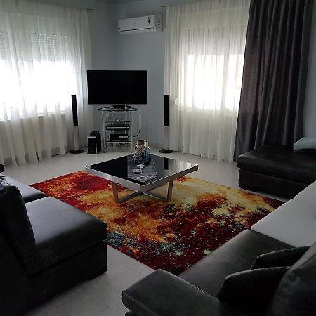 Bourlis Apartments Asproválta Eksteriør bilde