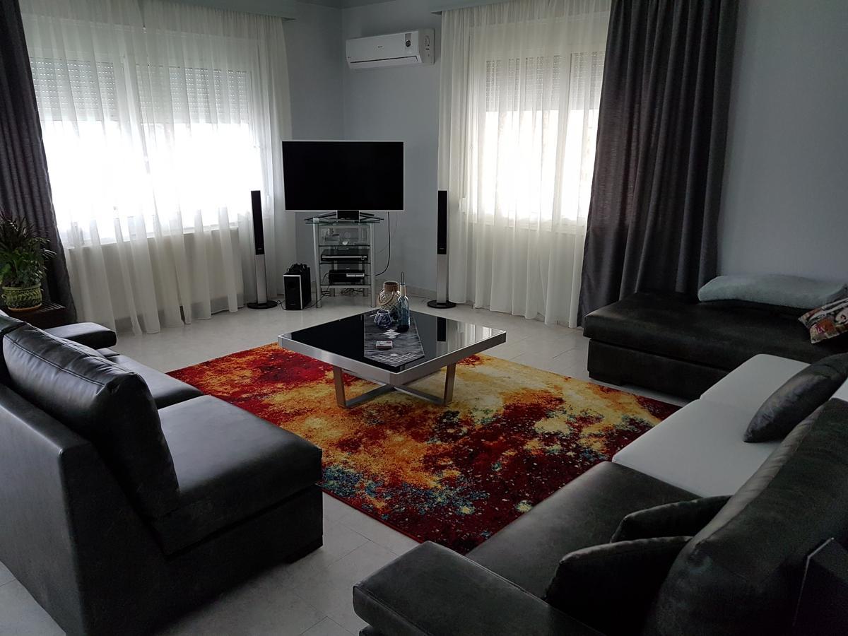 Bourlis Apartments Asproválta Eksteriør bilde